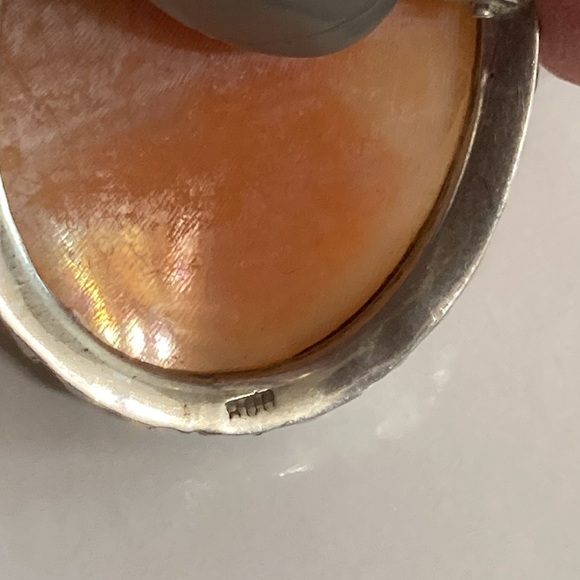 Cut seashells depicting female profile cameo pin / pendant silver 800 stamp - Picture 7 of 9